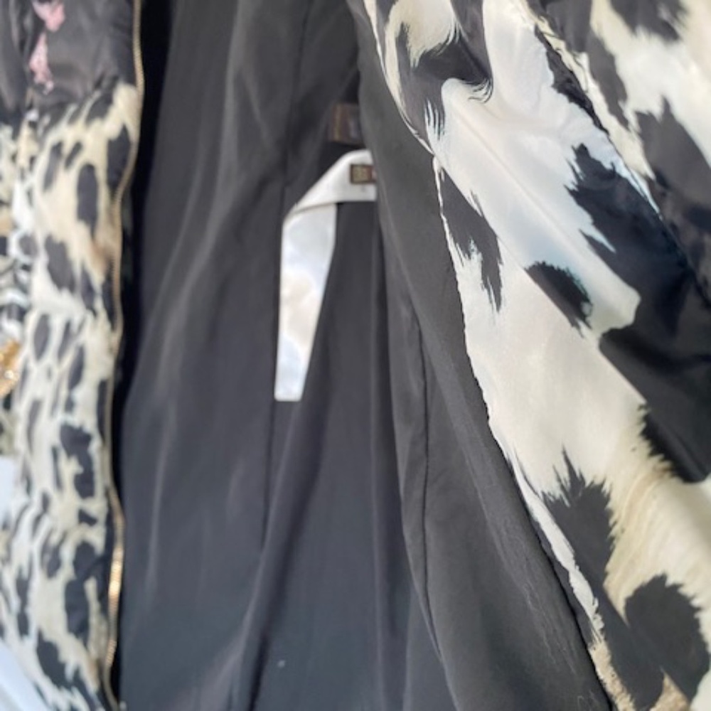 Roberto Cavalli Black and Pink Puffer Jacket with Bold Patterns - Picture 14 of 16